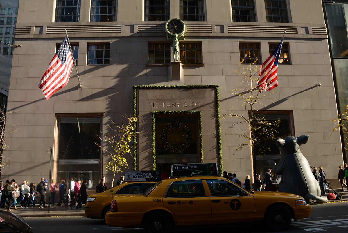 New York City Fifth Avenue 727 02 Tiffany Building Decorated For Christmas